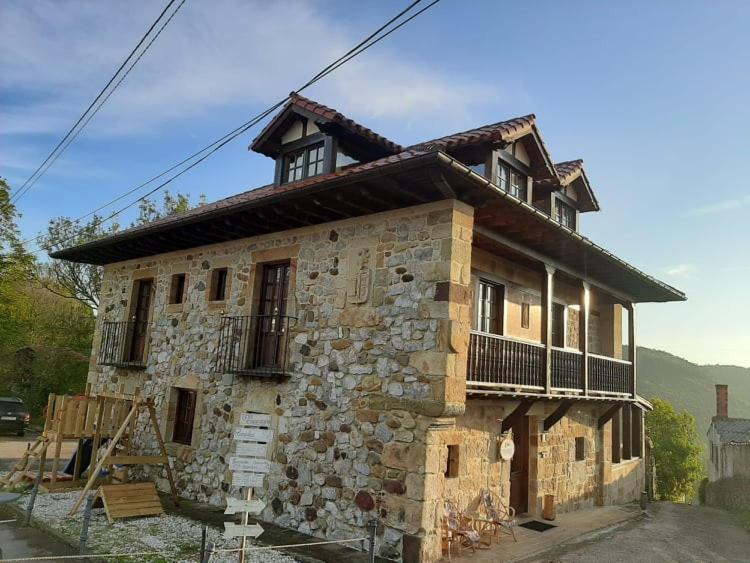 Posada El Hidalgo Valdecilla Exteriör bild